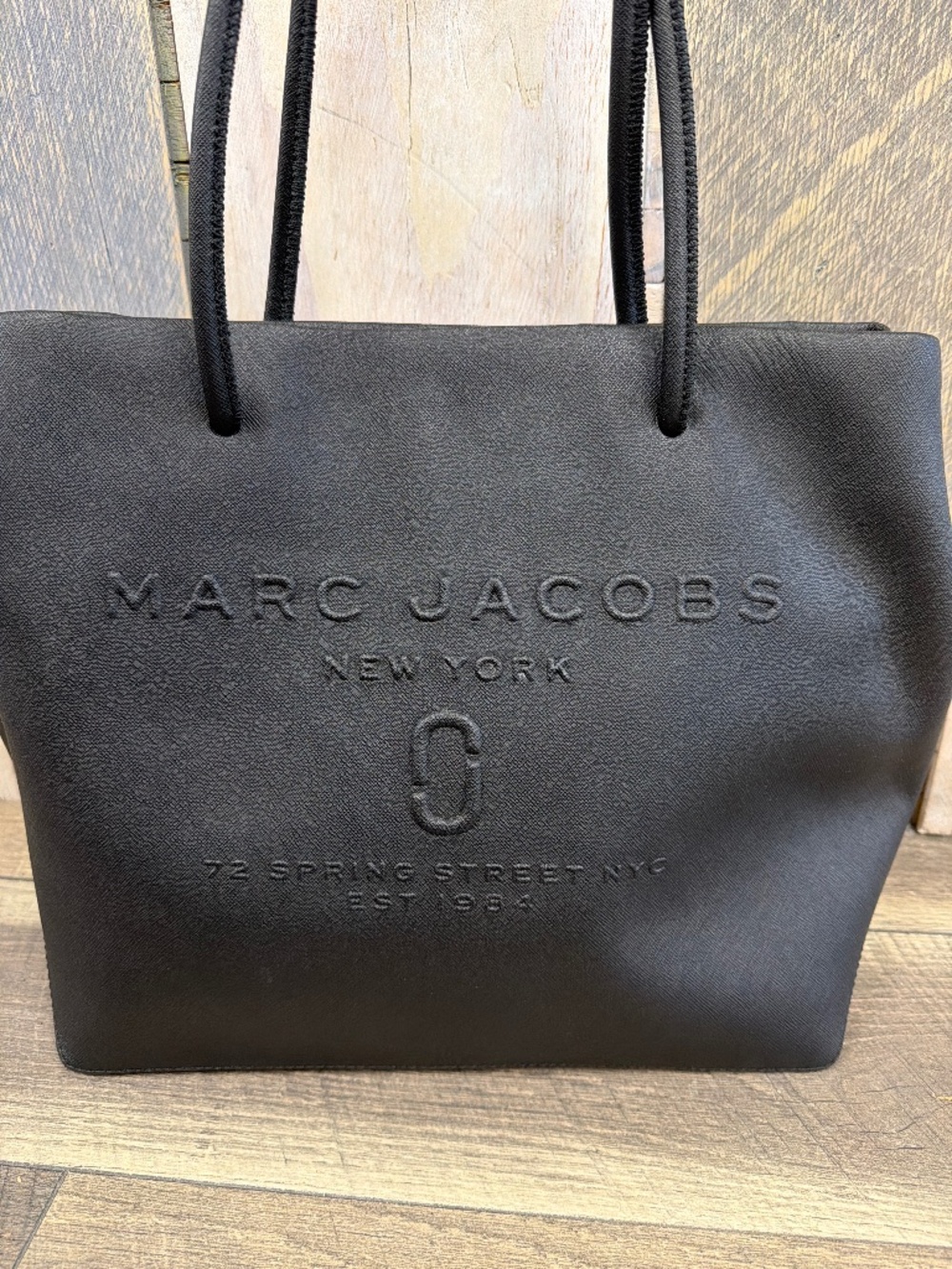 MARC JACOBS BLACK EAST WEST LOGO SAFFIANO LEATHER TOTE BAG